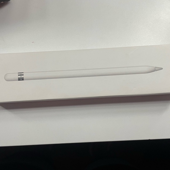 Apple Pencil 1st gen. Missing cap/ used only a couple times - Picture 1 of 2